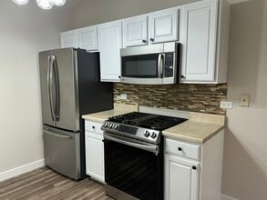 992 Langtry Ct in Elgin, IL - Building Photo - Building Photo