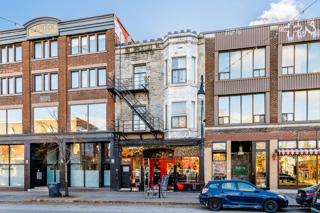 4320 Saint-Laurent in Montréal, QC - Building Photo