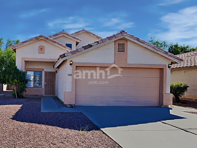 property at 10633 W Piccadilly Rd