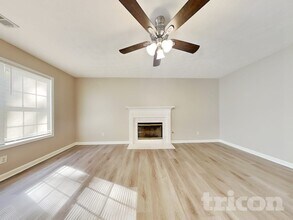 75 Christopher Dr in Hiram, GA - Foto de edificio - Building Photo