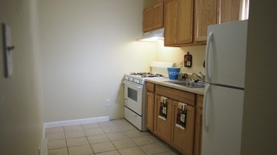 Palmer Court in Baltimore, MD - Building Photo - Building Photo