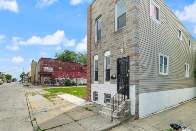 2018 N Monroe St in Baltimore, MD - Building Photo - Building Photo