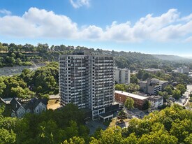 Arkledun in Hamilton, ON - Building Photo