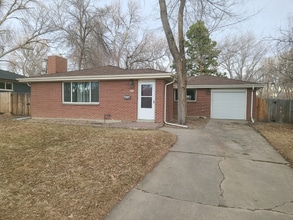 6110 Everett St in Arvada, CO - Foto de edificio - Building Photo