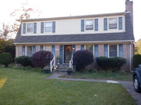 1345-1347 Downs Ln in Virginia Beach, VA - Building Photo