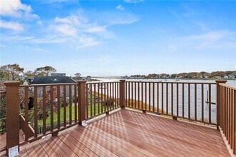 1 Rodeo Dr in Barrington, RI - Building Photo - Building Photo