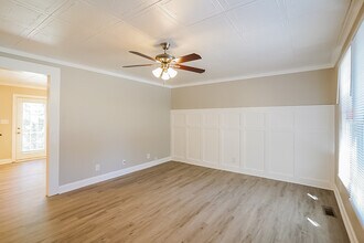 2044 Dinsmore Rd, Unit 0513 in Clarksville, TN - Building Photo - Building Photo