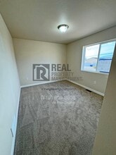 223 W Harmony Dr in Pueblo, CO - Building Photo - Building Photo