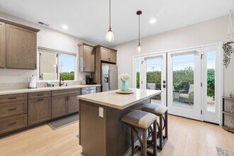 5051 Savannah St in San Diego, CA - Building Photo - Building Photo