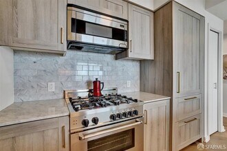 401 Harrison St, Unit 14G in San Francisco, CA - Building Photo - Building Photo