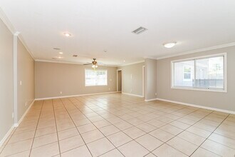 3410 SE 11th Ave in Cape Coral, FL - Foto de edificio - Building Photo