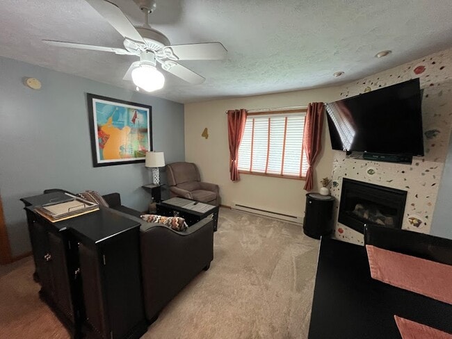 property at 743 Maplewood Ln