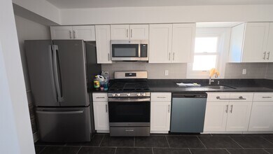 1302 Morris St, Unit 2 in Union City, NJ - Foto de edificio - Building Photo