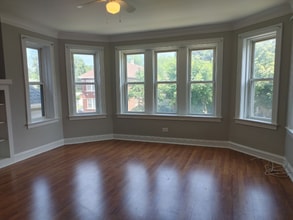 8408 S Kingston Ave in Chicago, IL - Building Photo - Building Photo