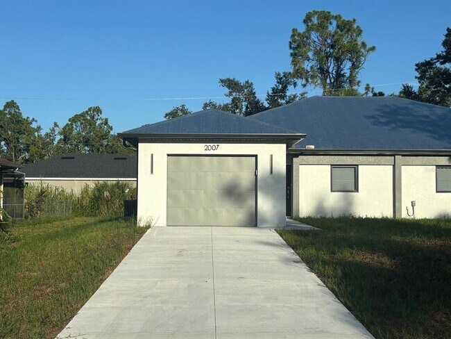 property at 2007 Redmond St