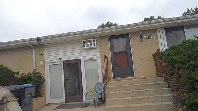 1002 Harmon Pl
