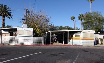 Trailerdale in Glendale, AZ - Building Photo - Building Photo