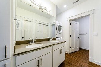 1002 Run Hill Ct in Kill Devil Hills, NC - Building Photo - Building Photo