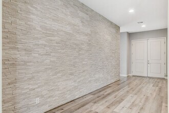 365 Sapphire Rock Ave in Las Vegas, NV - Building Photo - Building Photo