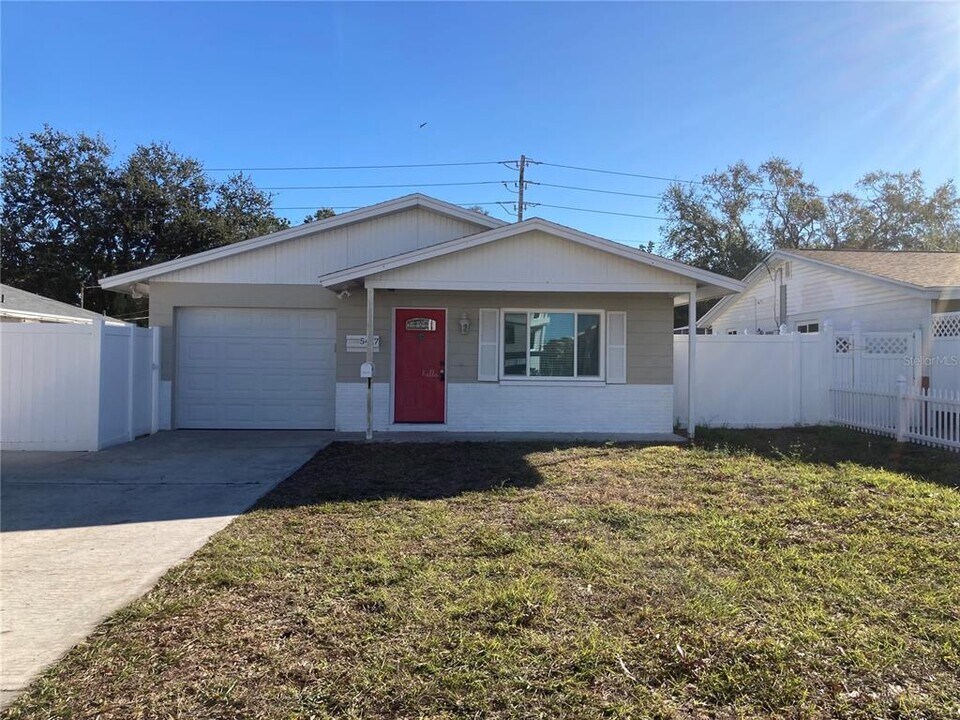 5417 1st St NE in St. Petersburg, FL - Building Photo