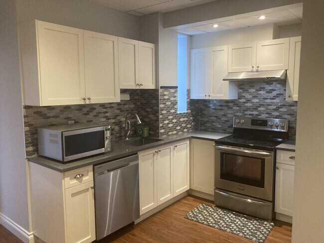 13520-1355A 55 A Ave in Surrey, BC - Building Photo - Building Photo