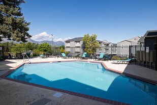 Viridian Edge at the Park in Colorado Springs, CO - Building Photo