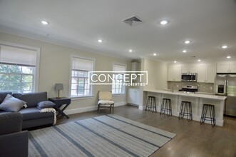 56 Cedar St, Unit U2 in Boston, MA - Building Photo - Building Photo