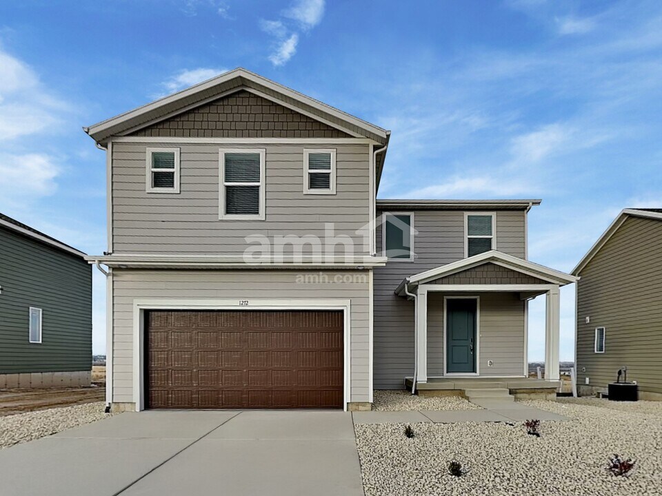 1272 W Mahogany St in Saratoga Springs, UT - Building Photo