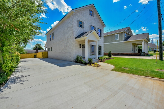 19 18th St in Tuscaloosa, AL - Foto de edificio - Building Photo