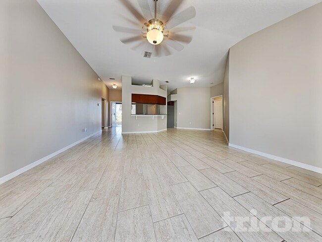 4671 Sheringham Ct in Spring Hill, FL - Foto de edificio - Building Photo