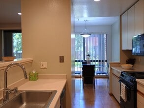 4250 El Camino Real, Unit #C125 in Palo Alto, CA - Building Photo - Building Photo