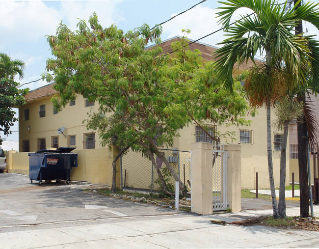 1243 NW 4th St in Miami, FL - Building Photo - Building Photo