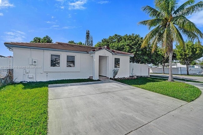 11482 SW 181st St in Miami, FL - Building Photo - Building Photo