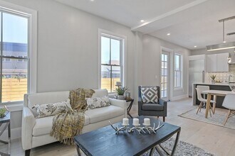 88 Dover St in Somerville, MA - Building Photo - Building Photo