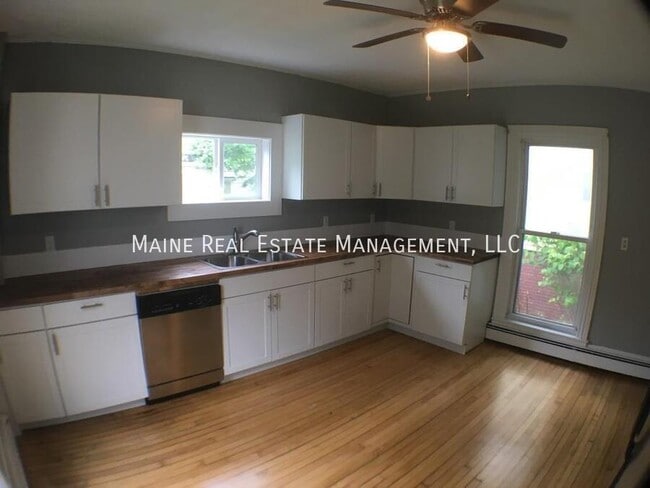 25 Autumn St in Bangor, ME - Building Photo - Building Photo