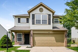 302 Brookview Dr in Brownsburg, IN - Building Photo