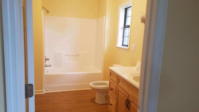 155 Bell Dr in Baxley, GA - Building Photo - Building Photo