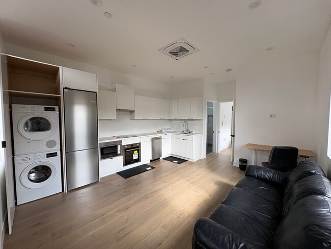 670 Jeffrey Ave in Campbell, CA - Foto de edificio - Building Photo