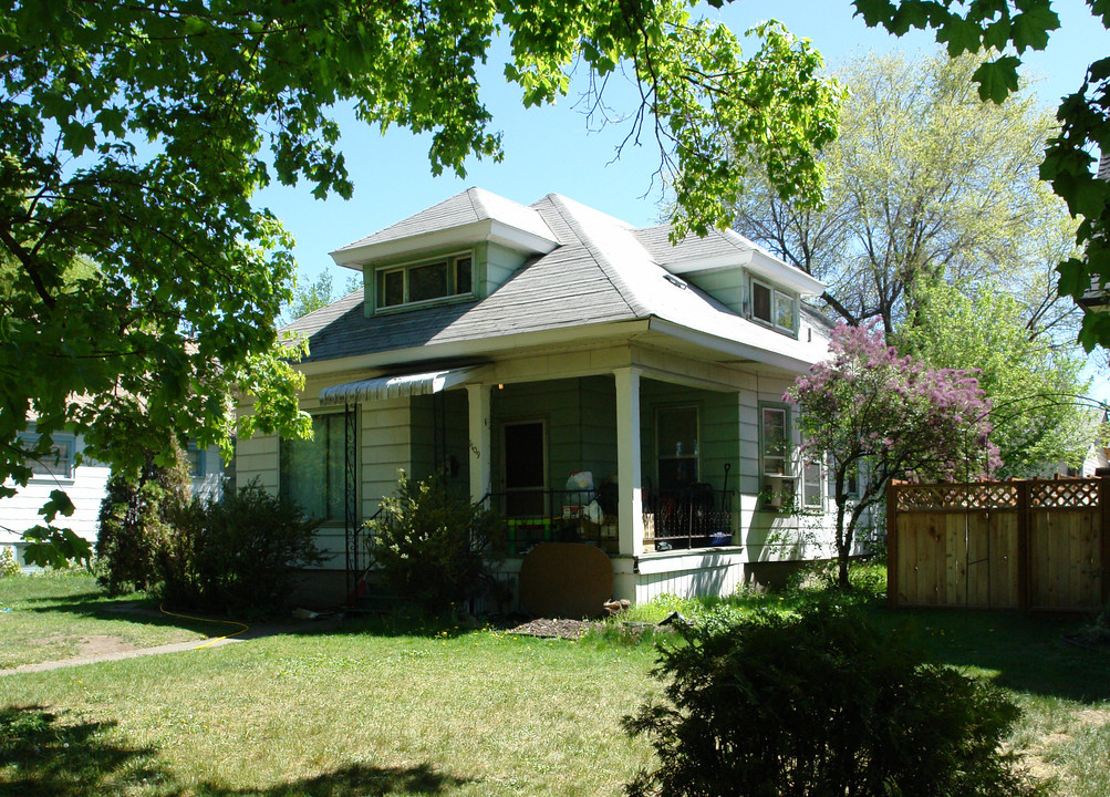 1109 W Nora Ave in Spokane, WA - Foto de edificio