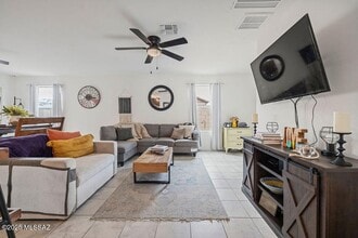 1011 Calle Calca in Sahuarita, AZ - Building Photo - Building Photo