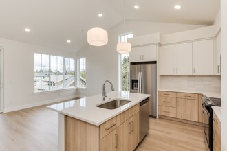 4785 N Albina Ave in Portland, OR - Building Photo - Interior Photo