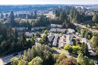 13216 NE Salmon Creek Ave, Unit Waters Edge condos in Vancouver, WA - Building Photo - Building Photo