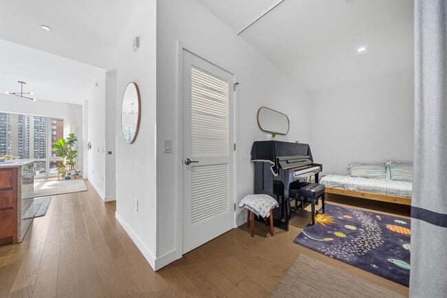 property at 75 Park Ln S