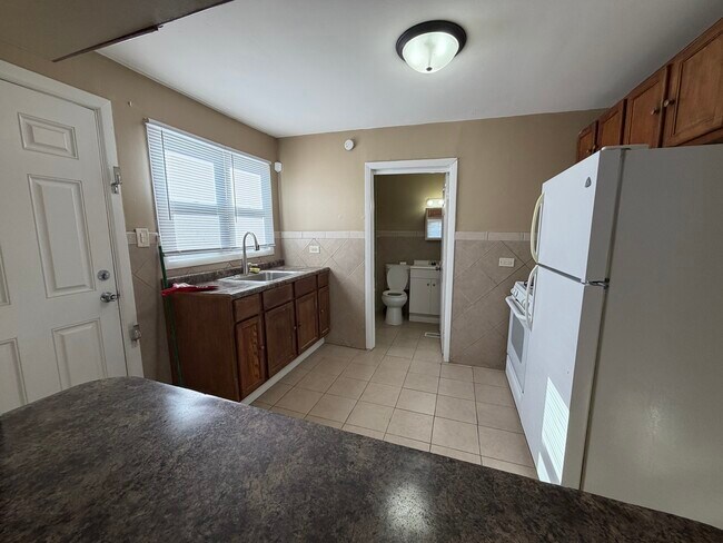 16130 Justine St in Markham, IL - Building Photo - Building Photo