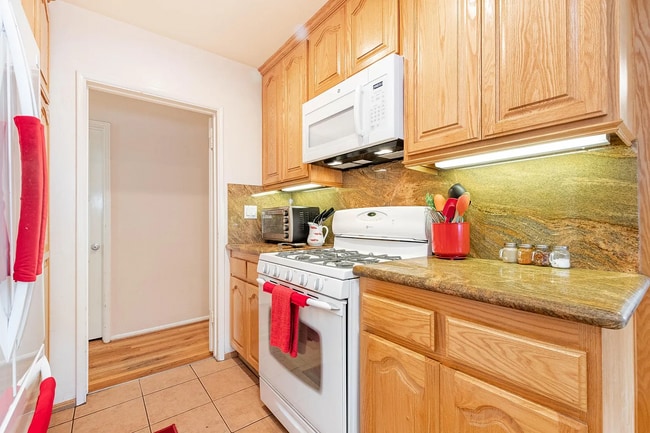 property at 2120 N Valley St