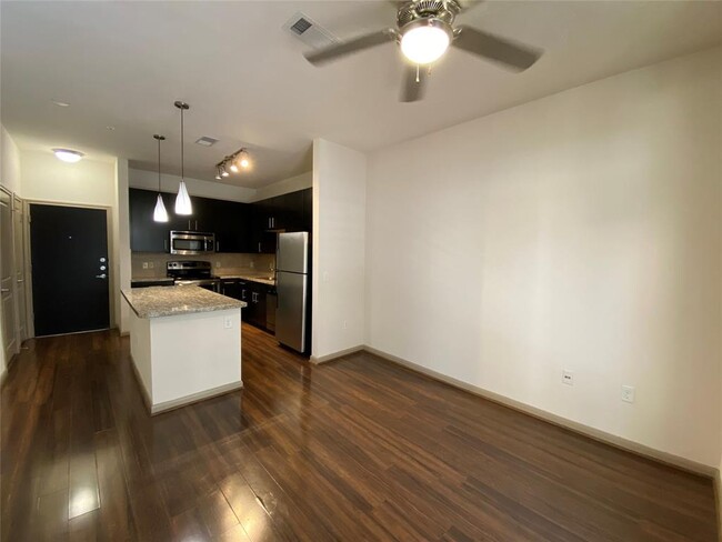 2700 Brazos St in Houston, TX - Building Photo - Building Photo