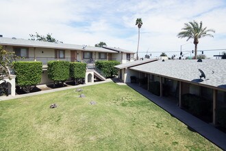 Brawley Apartments in Brawley, CA - Building Photo - Building Photo
