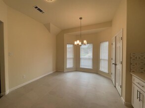 1439 Vine St in Weatherford, TX - Building Photo - Building Photo