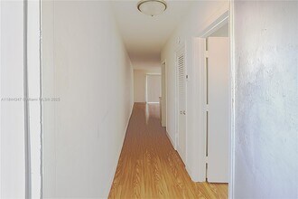 4200 Crystal Lake Dr in Pompano Beach, FL - Building Photo - Building Photo