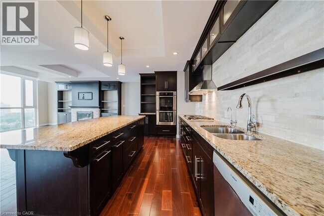 191 King St S in Waterloo, ON - Building Photo - Building Photo